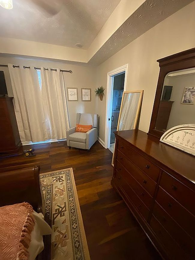 Preview of property located at 5811 Campbellsville Rd