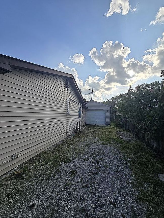 Photo of 3320 Welch Dr, Indianapolis, IN