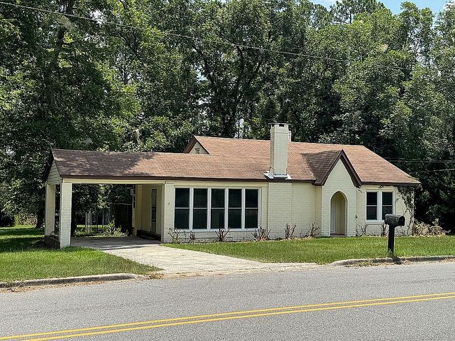 Photo of 43 8th Ave