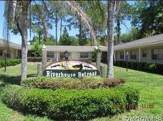 Photo of 10 Se Kings Bay Dr Apt 4, Crystal River, FL