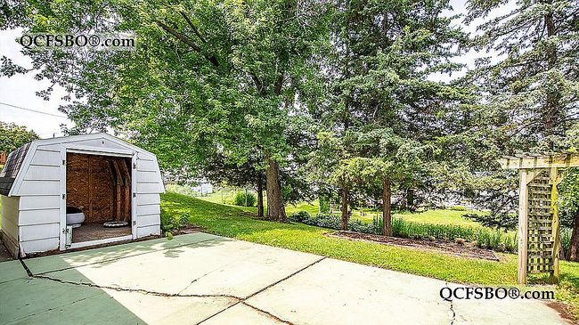 Photo of 2614 W 38th St, Davenport, IA