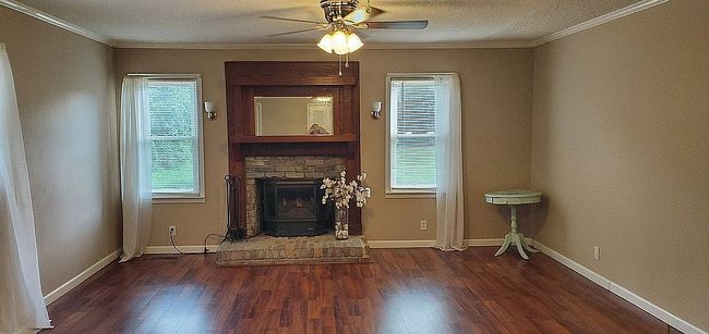 Photo of 8 W Point Dr, Fayetteville, TN