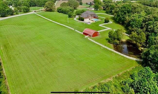 Additional photo 2 of property located at 750 Paris Pike