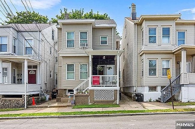 Preview of property located at 307 Hobart Ave