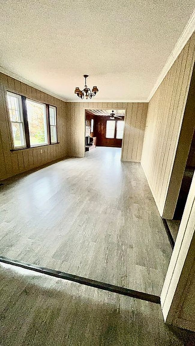 Image of 1009 Broadway St