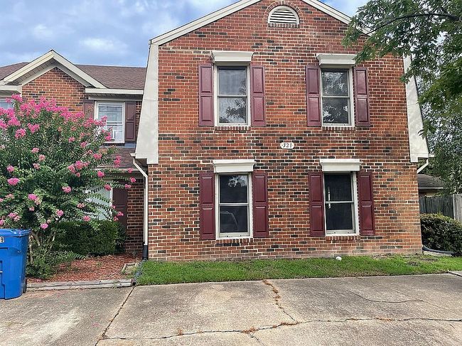 Additional photo 1 of property located at 321 Boerum Ct