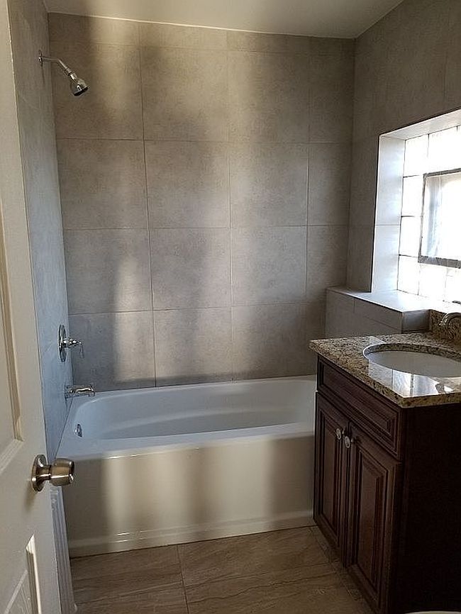 Preview of property located at 3404 N Ozark Ave