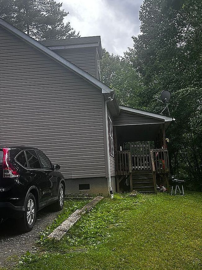 Photo of 48 Creekside Ct, Spruce Pine, NC