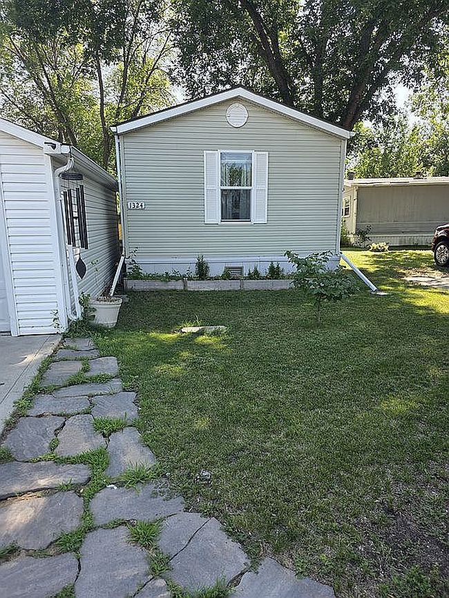 Photo of 1324 Sandstone Dr, West Fargo, ND