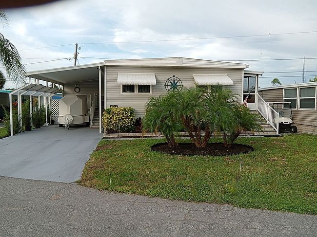 Photo of 10743 1st Way N, Saint Petersburg, FL