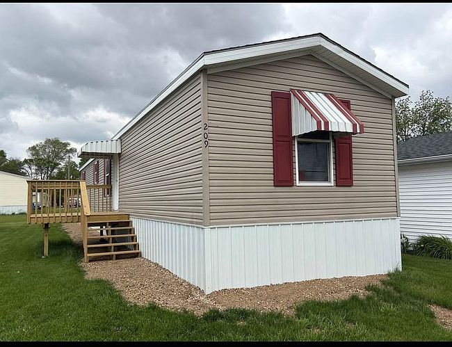 Photo of 300 Sw 8th St #209, Madison, SD
