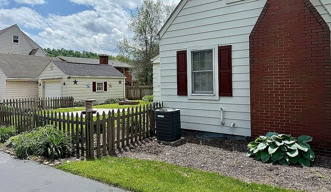 Image of 1255 Park Pl