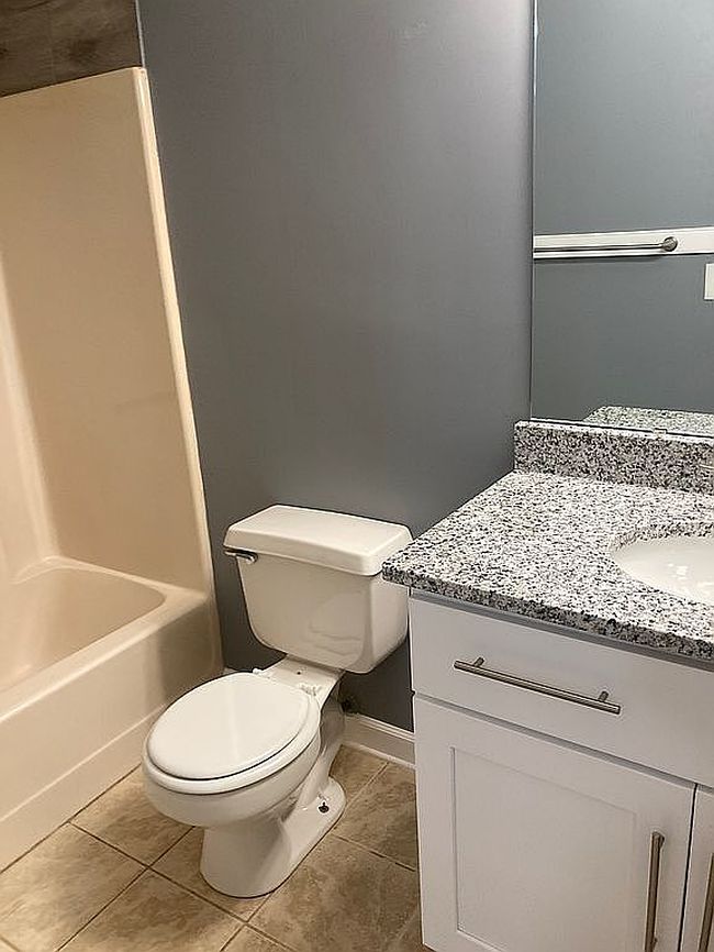 Image of 204 Quarter Trl Apt B