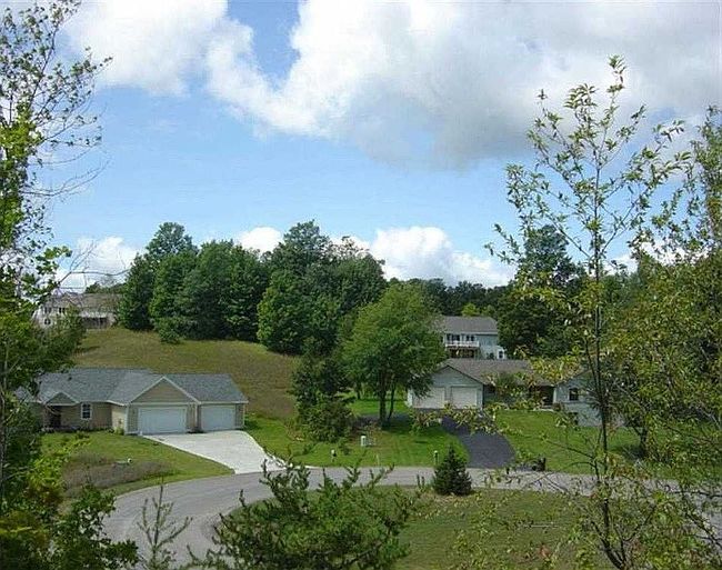 Photo of 219 Cinnamon Ln, Traverse City, MI