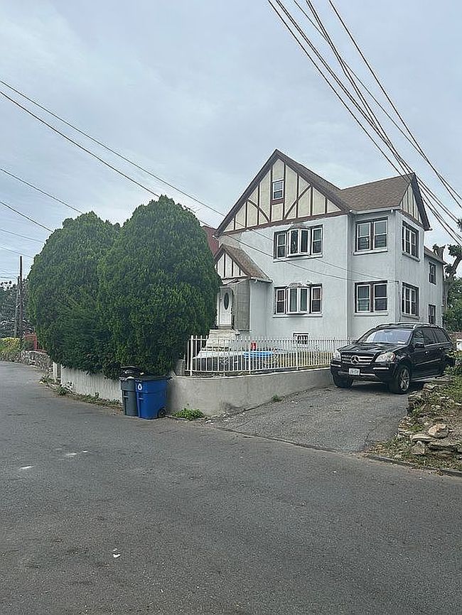 Photo of 251 Nuber Ave