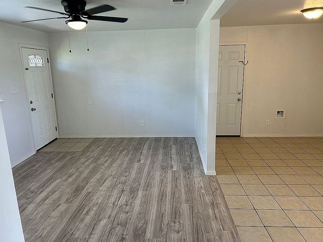 Photo of 113 E Garden Dr, Iowa Park, TX