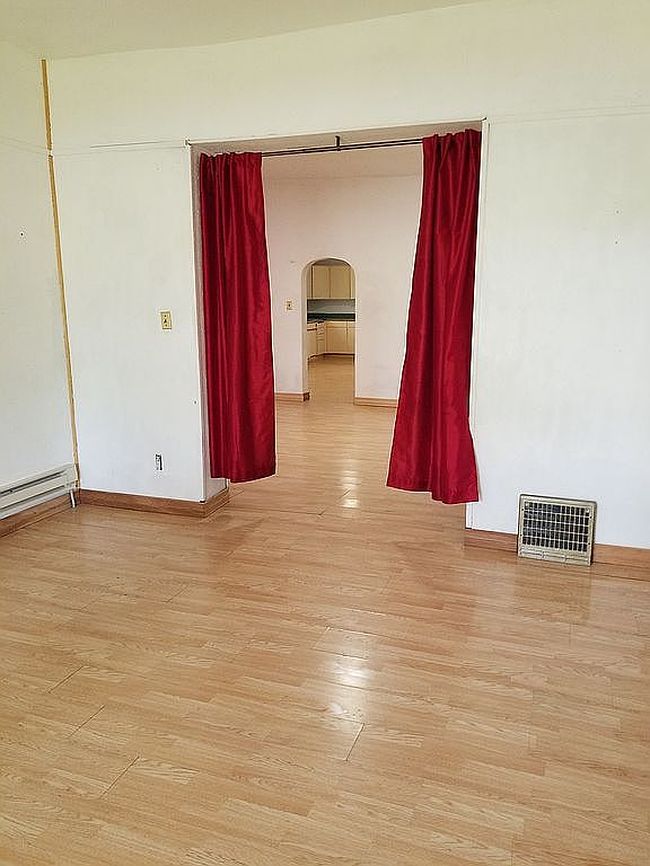 Image of 1203 Bank St