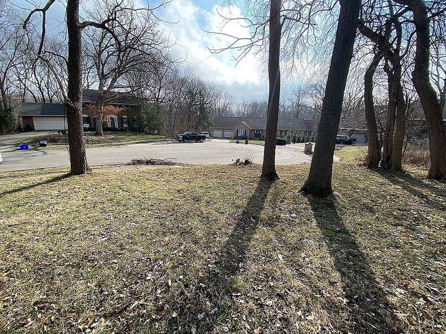 Image of 3710 W Bluffs Rd