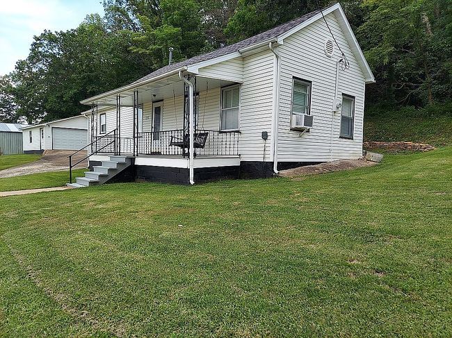 Image of 207 N 1st St