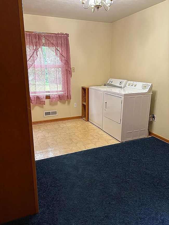 Photo of 2102 Robinhood Dr, Wooster, OH