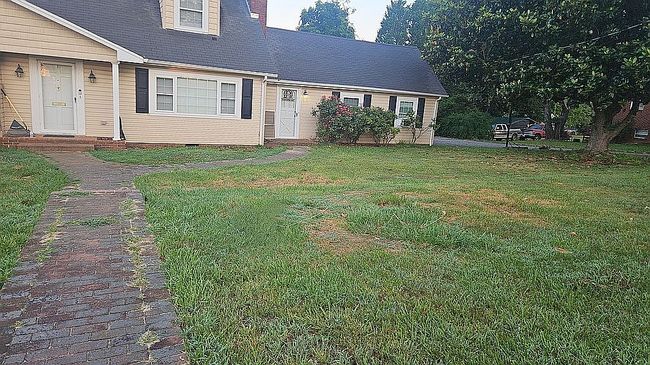 Photo of 10 Woods Dr, Granite Falls, NC
