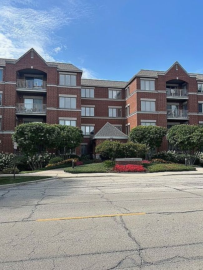 Photo of 1660 1st St Apt 203
