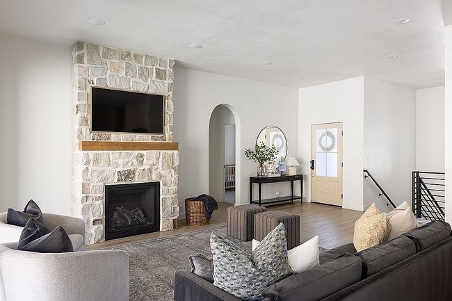 Photo of 128 N Sherwood Dr, Providence, UT