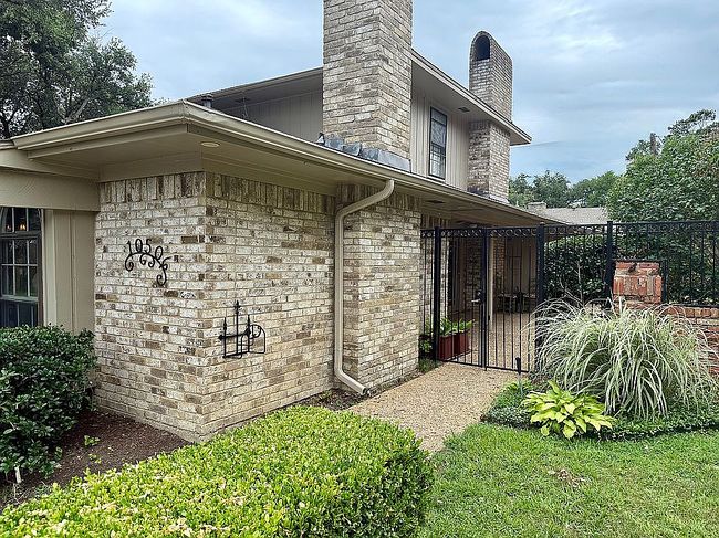 10506 Berry Knoll Dr, Dallas, TX