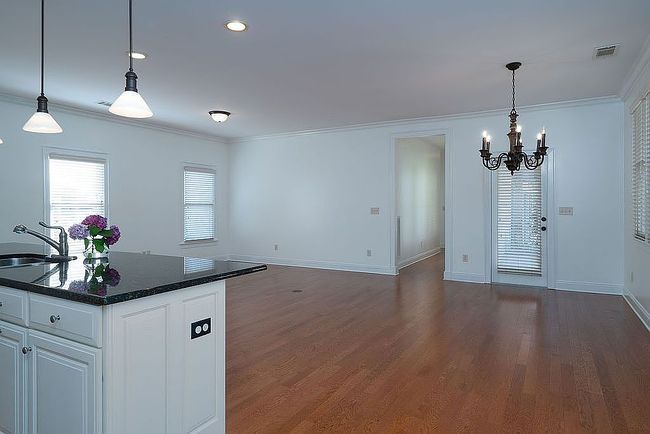 Image of 2193 Ross Ave