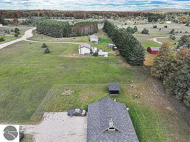 Photo of 7817 Needmore Rd, Lake Ann, MI