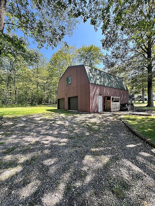 Photo of 216 Sturtz Rd, Stoystown, PA