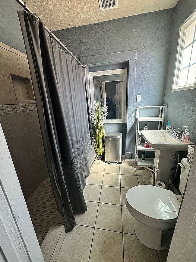Preview of property located at 512 Arizona Ave