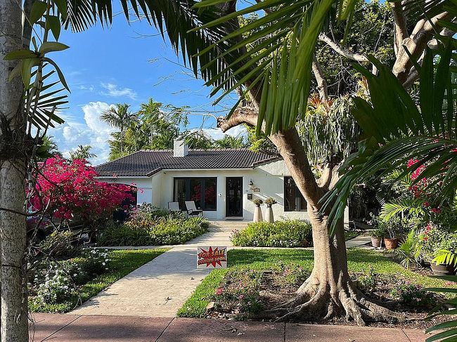 Preview of property located at 739 Lakeview Dr