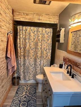 Image of 1196 N Jefferson St