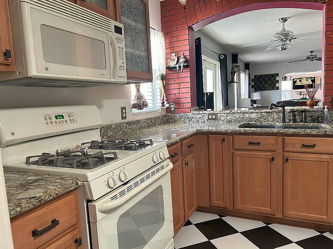 Image of 1089 Summerton St