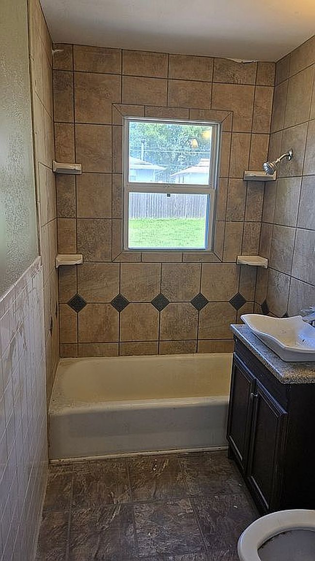 Photo of 4344 N Denver Ave, Kansas City, MO