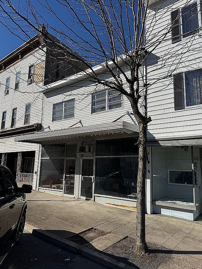 Image of 208 S Oak St