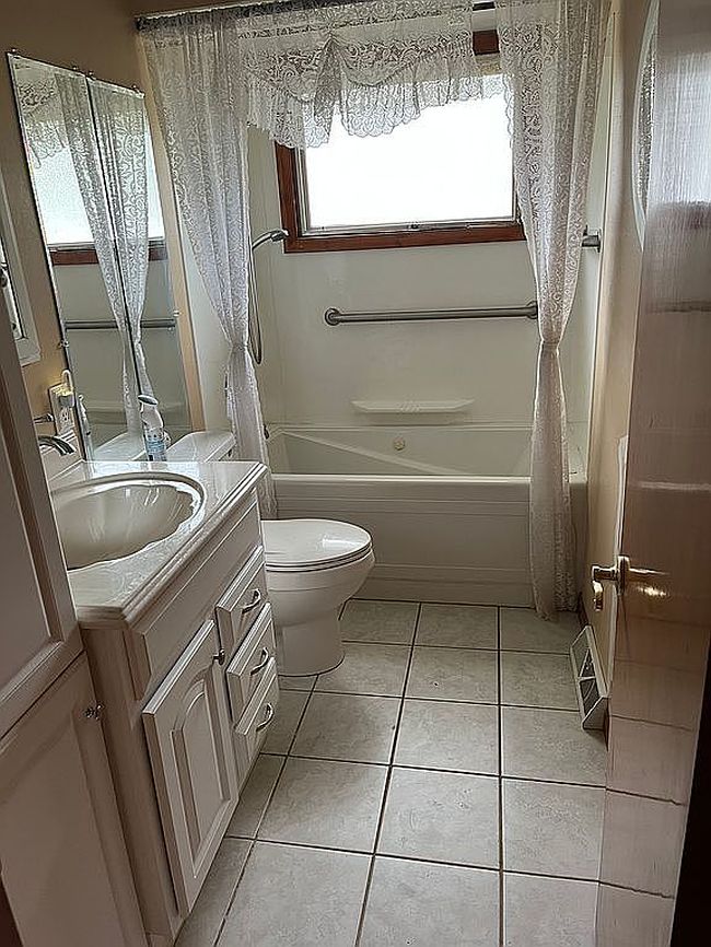 Photo of 4805 Toledo Ave, Lorain, OH