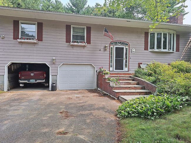 Photo of 10 Logwood Cir, Essex Jct, VT