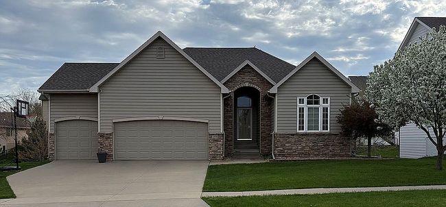 Photo of 14978 Buena Vista Dr, Clive, IA