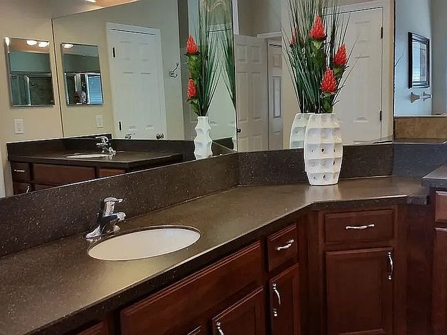 Photo of 443 York Dale Dr, Ruskin, FL