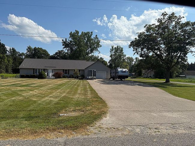 Photo of 4022 Busch Rd, Montrose, MI