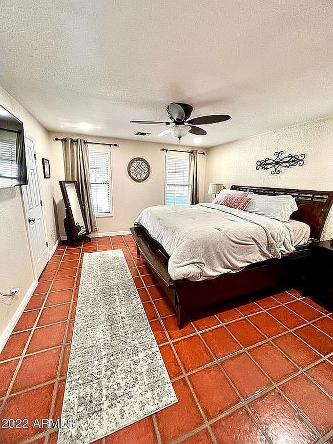 Image of 1624 N Circle I Rd