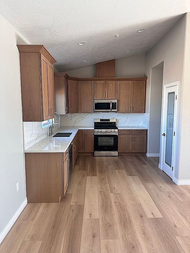 Image of 16498 Yucca St