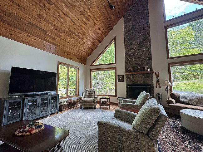 Image of 25 Winterset Dr