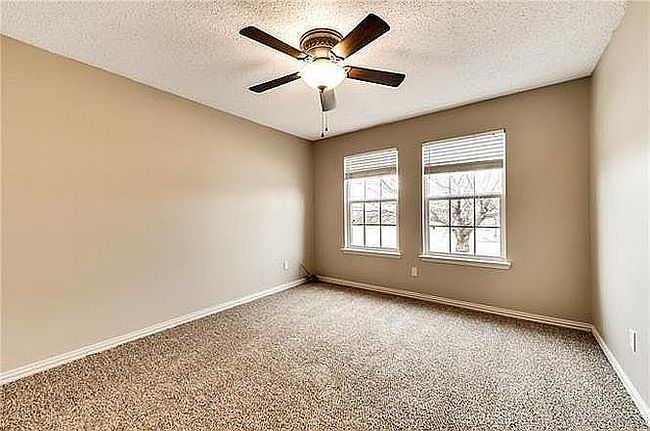 Image of 1676 Crown Point Dr