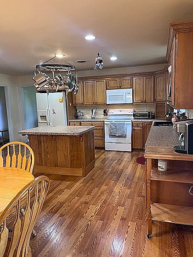 Additional photo 2 of property located at 244 Fm 69