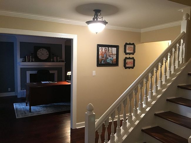 Image of 8 Charleston Sq