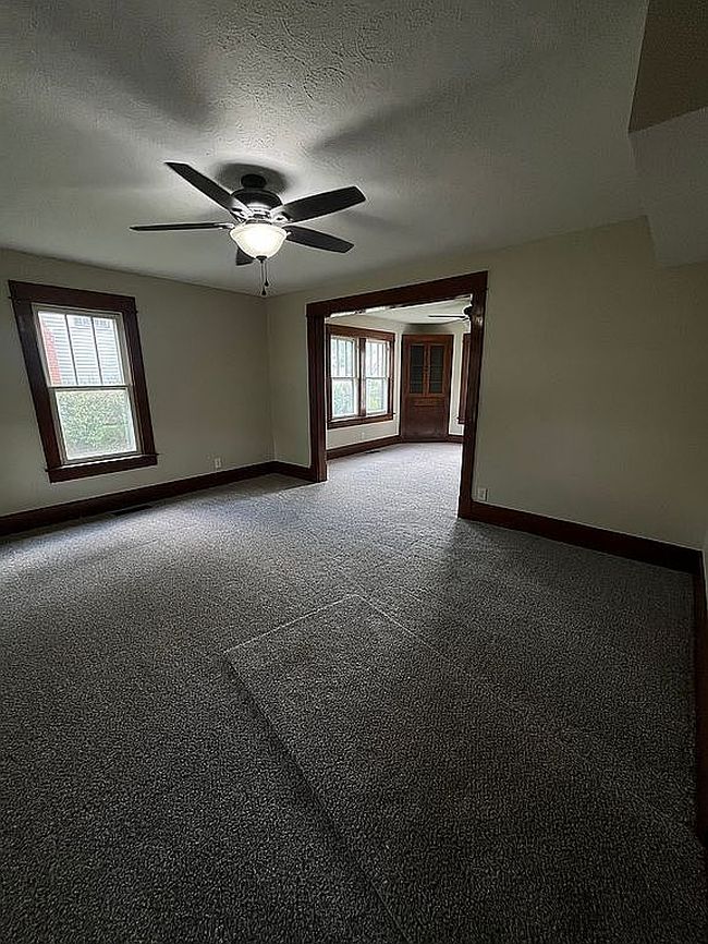 Image of 170 Main St