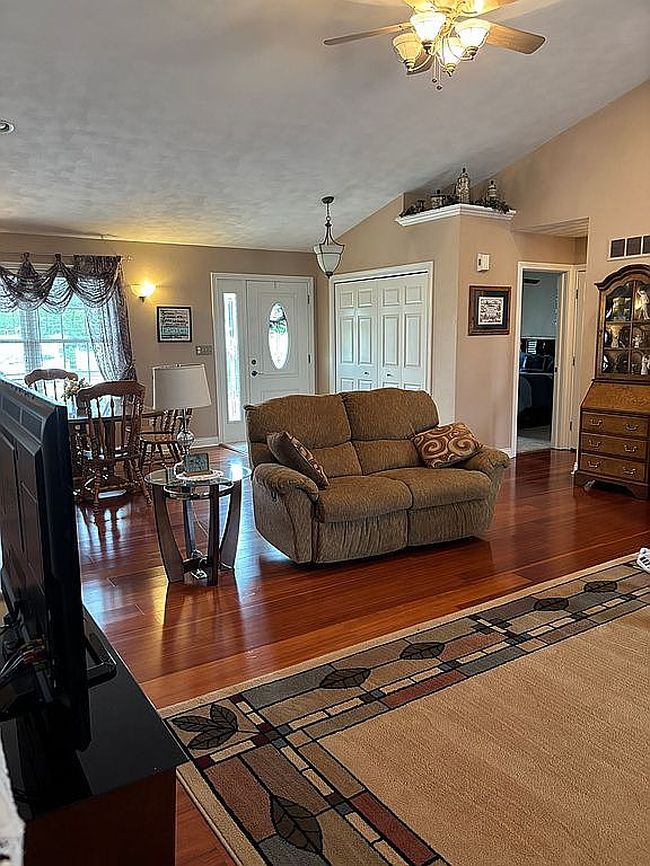 Photo of 14 Newport Ct, Morton, IL